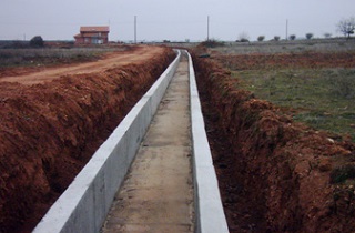 Canalización en campo de labor